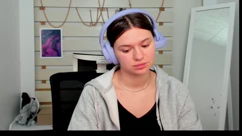 Monika online show from 27, 1, 2025