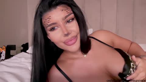 Snapshot of moniqueeass chatting on 31, 10, 2025 Alessia online show from 31, 10, 2025