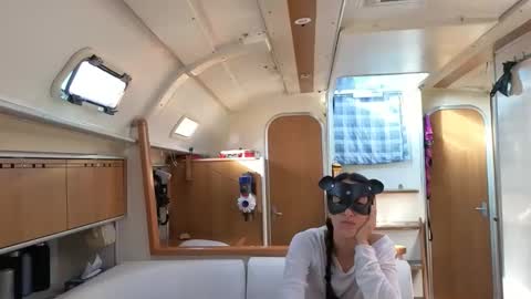 Monk and Mia online show from 14, 4, 2026