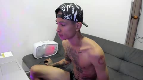 monkeyd_66 online show from 19, 12, 2024