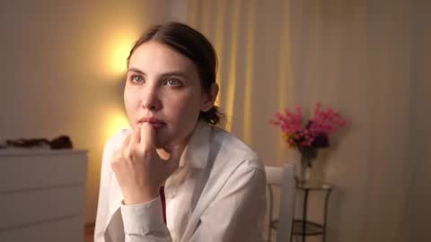 Jenny online show from 12, 11, 2025