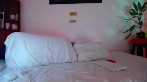 monnojones online show from 15, 4, 2026