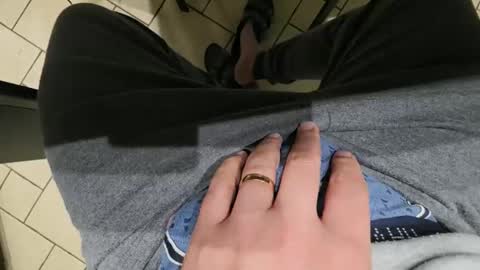 Snapshot of monoi2010 chatting on 31, 3, 2026 Nick online show from 31, 3, 2026