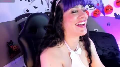 Snapshot of monse_luu chatting on 29, 10, 2025 Lu online show from 29, 10, 2025