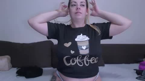 Snapshot of montserrat123 chatting on 29, 9, 2025 Monse online show from 29, 9, 2025