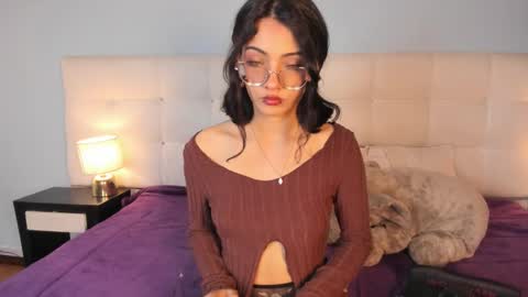 Elizabeth  online show from 25, 11, 2025