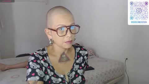 Snapshot of moon_cat85 chatting on 19, 1, 2025 Luna online show from 19, 1, 2025