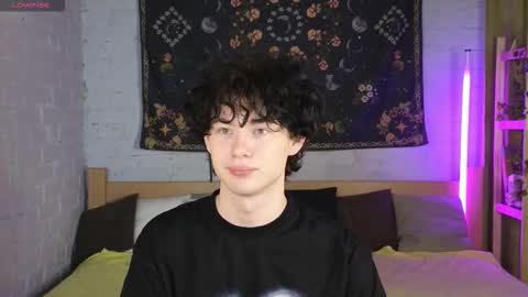 Snapshot of moon_gloww chatting on 13, 2, 2026 moon_gloww online show from 13, 2, 2026