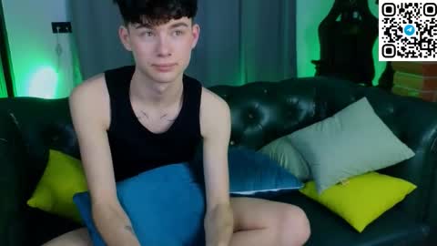 Snapshot of moon_gloww chatting on 2, 3, 2026 moon_gloww online show from 2, 3, 2026