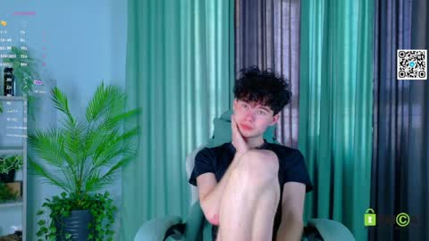 moon_gloww online show from 9, 4, 2026