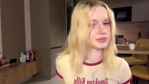 moonavellle_ online show from 19, 5, 2026