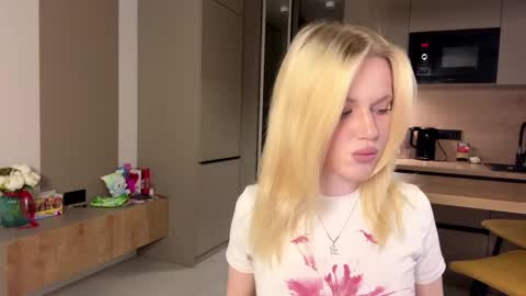 moonavellle_ online show from 21, 5, 2026
