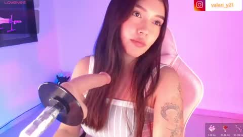Snapshot of moonbella_bell chatting on 21, 7, 2026 bell online show from 21, 7, 2026
