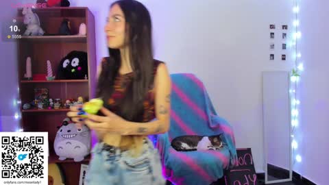 Snapshot of moonlady_ chatting on 8, 12, 2024 MOON  online show from 8, 12, 2024