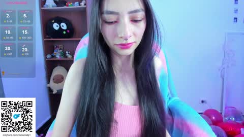 Snapshot of moonlady_ chatting on 2, 2, 2025 MOON  online show from 2, 2, 2025