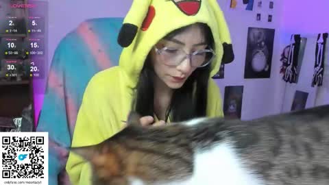 MOON  online show from 28, 10, 2025