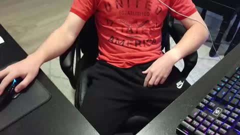 Snapshot of moonlighter7 chatting on 24, 11, 2025 moonlighter7 online show from 24, 11, 2025