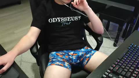 Snapshot of moonlighter7 chatting on 16, 12, 2025 moonlighter7 online show from 16, 12, 2025