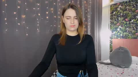 Snapshot of moonshineee_ chatting on 10, 12, 2024 Monica online show from 10, 12, 2024