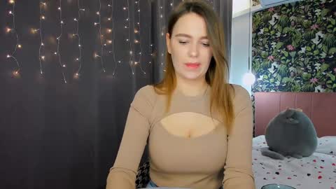 Snapshot of moonshineee_ chatting on 11, 12, 2024 Monica online show from 11, 12, 2024