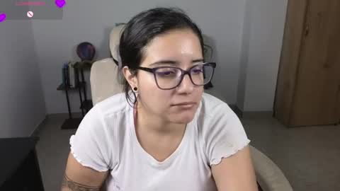 Snapshot of moonwoman_ chatting on 7, 7, 2026 Moon Woman online show from 7, 7, 2026