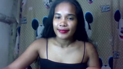 morenagirlpinay18 online show from 13, 4, 2026