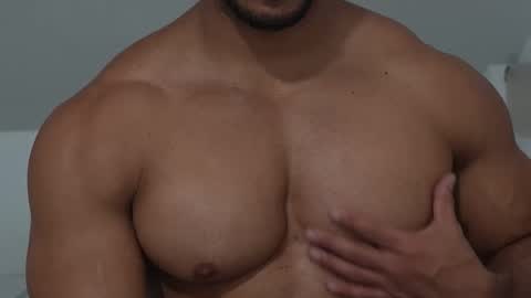 moreno1muscular online show from 17, 11, 2025