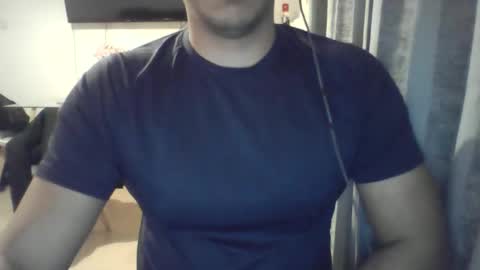 Snapshot of morenolatin19 chatting on 17, 12, 2025 Jos Luis online show from 17, 12, 2025