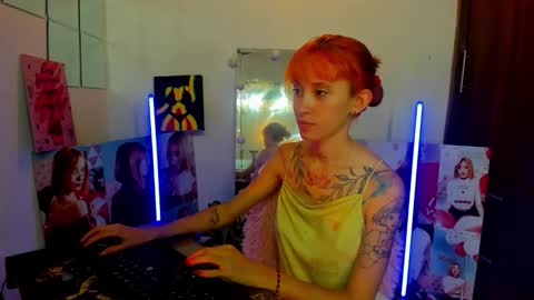 Snapshot of morgaan_19 chatting on 25, 10, 2025 Megaan Castillo online show from 25, 10, 2025