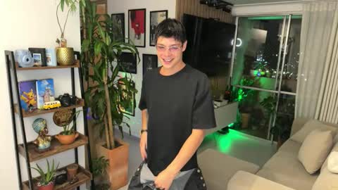   online show from 25, 3, 2026