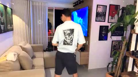   online show from 19, 4, 2026