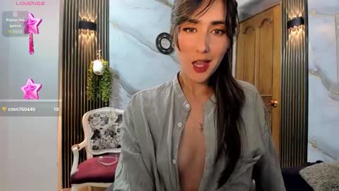 Snapshot of moriahhoe chatting on 1, 11, 2025 Moriah online show from 1, 11, 2025