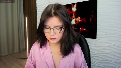 Snapshot of morygirl chatting on 17, 9, 2025 mori online show from 17, 9, 2025