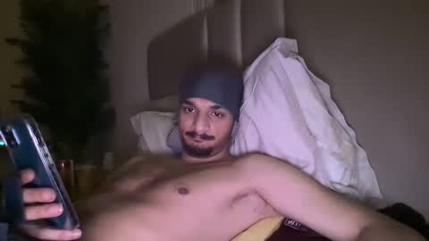 Snapshot of moss127 chatting on 5, 2, 2025 twennysevv27 online show from 5, 2, 2025