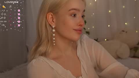 Snapshot of mother__of__dragons chatting on 17, 10, 2025 Deni and Jett my weekly schedule online show from 17, 10, 2025