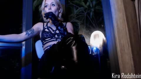 Snapshot of motherofdragons__ chatting on 6, 3, 2025 fansly kirarodshtein online show from 6, 3, 2025