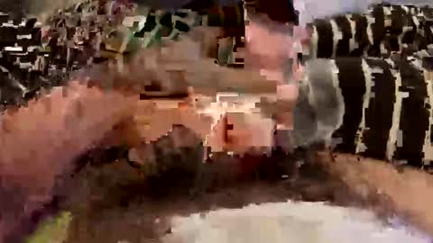 Snapshot of motomo12 chatting on 25, 11, 2025 Henry online show from 25, 11, 2025