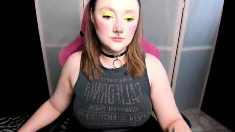 Snapshot of motorkate chatting on 19, 10, 2025 motorkate online show from 19, 10, 2025