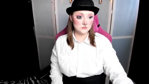 Snapshot of motorkate chatting on 27, 10, 2025 motorkate online show from 27, 10, 2025