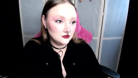 Snapshot of motorkate chatting on 5, 11, 2025 motorkate online show from 5, 11, 2025