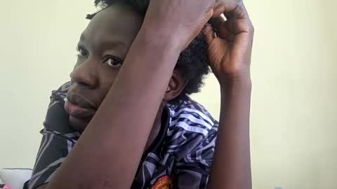 Snapshot of mouthymiss chatting on 11, 11, 2025 Mouthymiss online show from 11, 11, 2025