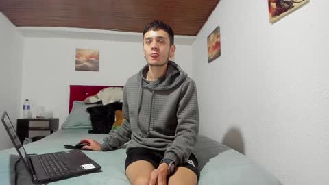 Snapshot of mr_andresr chatting on 17, 1, 2025 Andy online show from 17, 1, 2025