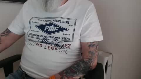 mr_boombastic2021 online show from 18, 4, 2026