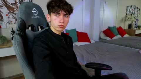 Snapshot of mr_lucky_guy chatting on 13, 2, 2025 Kris online show from 13, 2, 2025