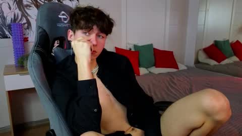 Snapshot of mr_lucky_guy chatting on 13, 2, 2025 Kris online show from 13, 2, 2025