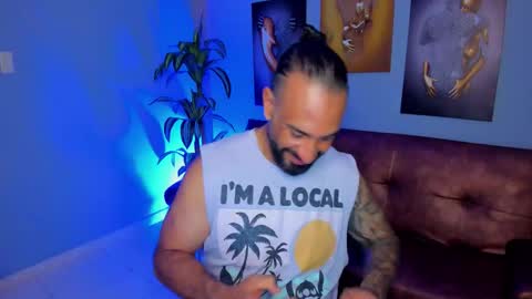 Snapshot of mr_maik22 chatting on 8, 10, 2025 mr_maik22 online show from 8, 10, 2025