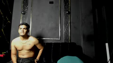 Snapshot of mr_maximo chatting on 17, 11, 2025 mr_maximo online show from 17, 11, 2025