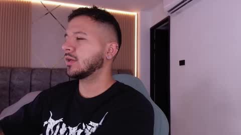 MIKEE online show from 17, 3, 2026