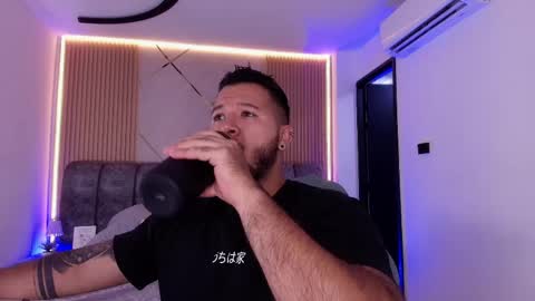 MIKEE online show from 17, 4, 2026