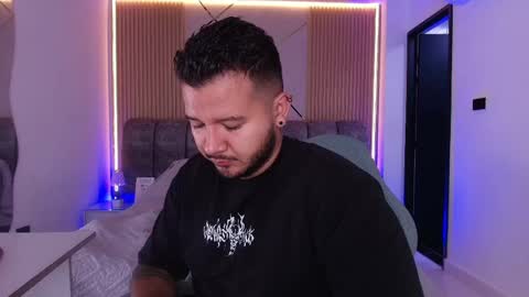 Snapshot of mr_mikee_ chatting on 23, 4, 2026 MIKEE online show from 23, 4, 2026